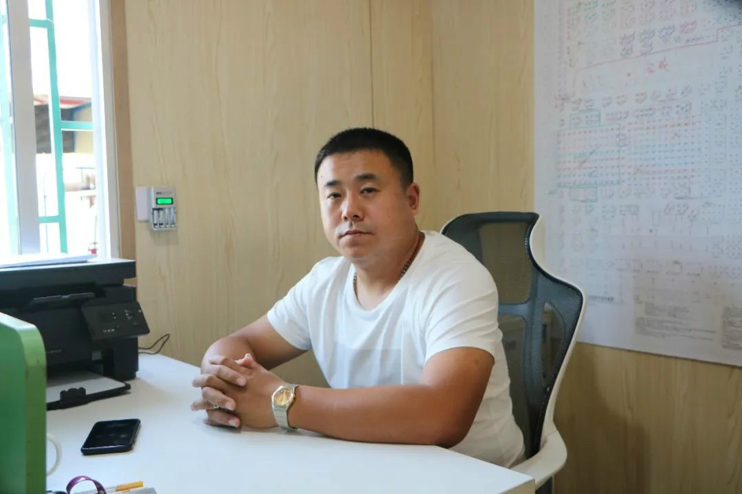 液压静力压桩机从1台到21台，他只用了8年！