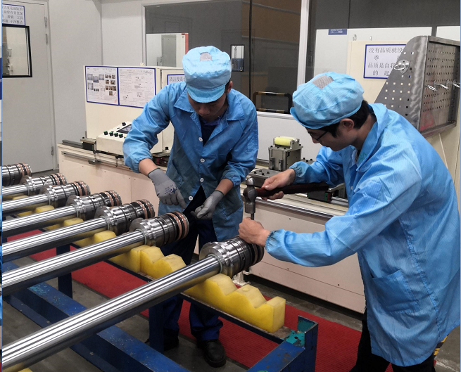 ca888亚洲城工匠 | “浪波”不言苦，甘为“人梯”承大重