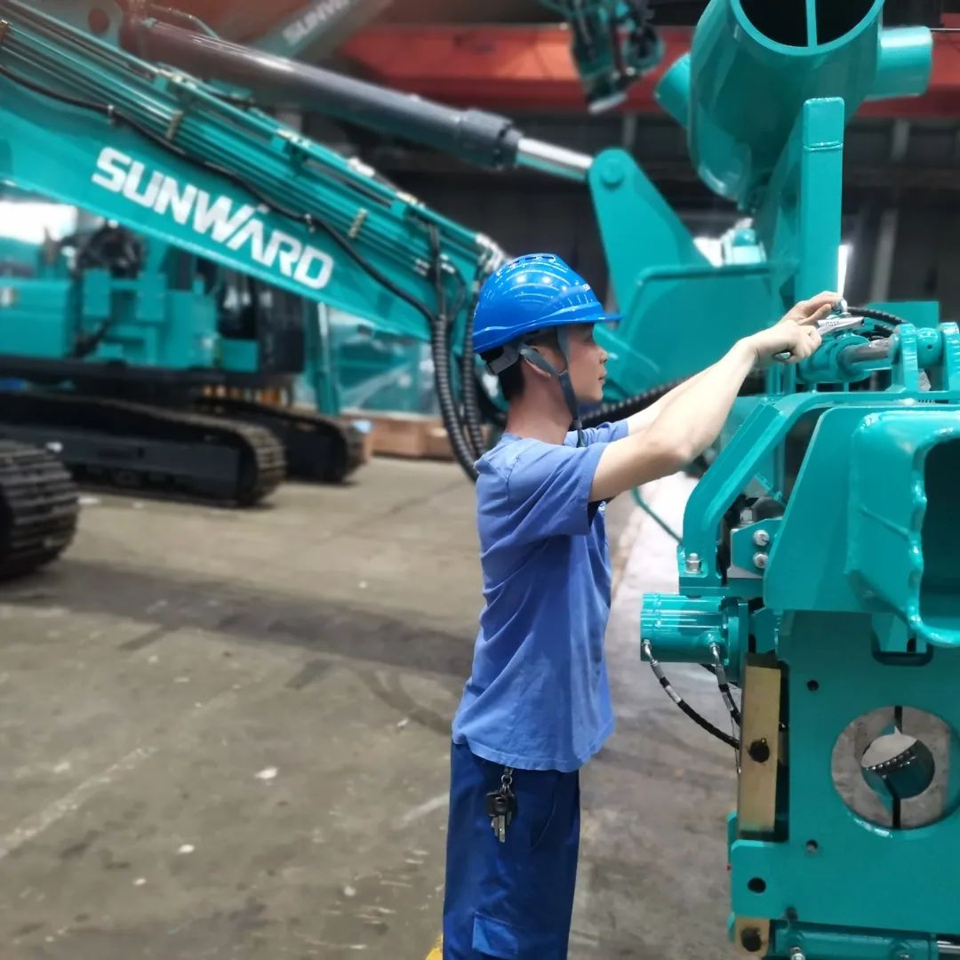 将奋斗进行到底！致敬ca888亚洲城劳动者