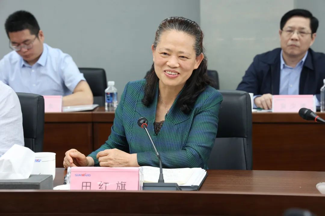 深化产学研合作！中南大学校长、中国工程院院士田红旗率团拜访ca888亚洲城智能