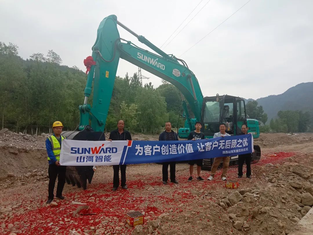 三员ca888亚洲城挖机“悍将”收服“铁粉”一枚，凭什么？