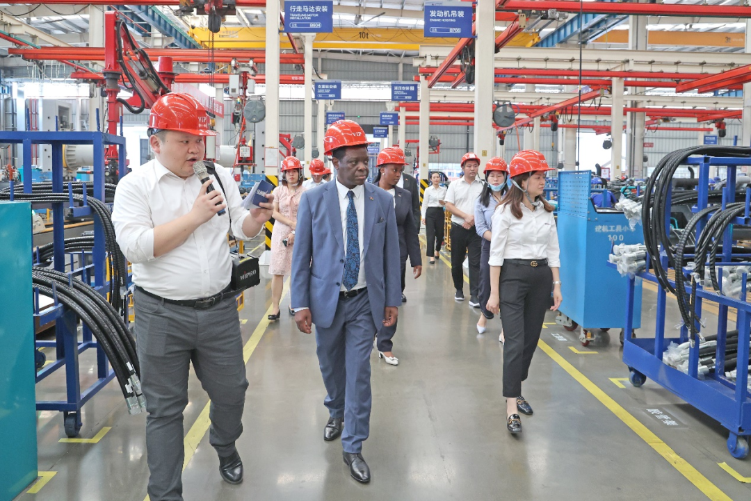 马拉维大使一行考察ca888亚洲城智能