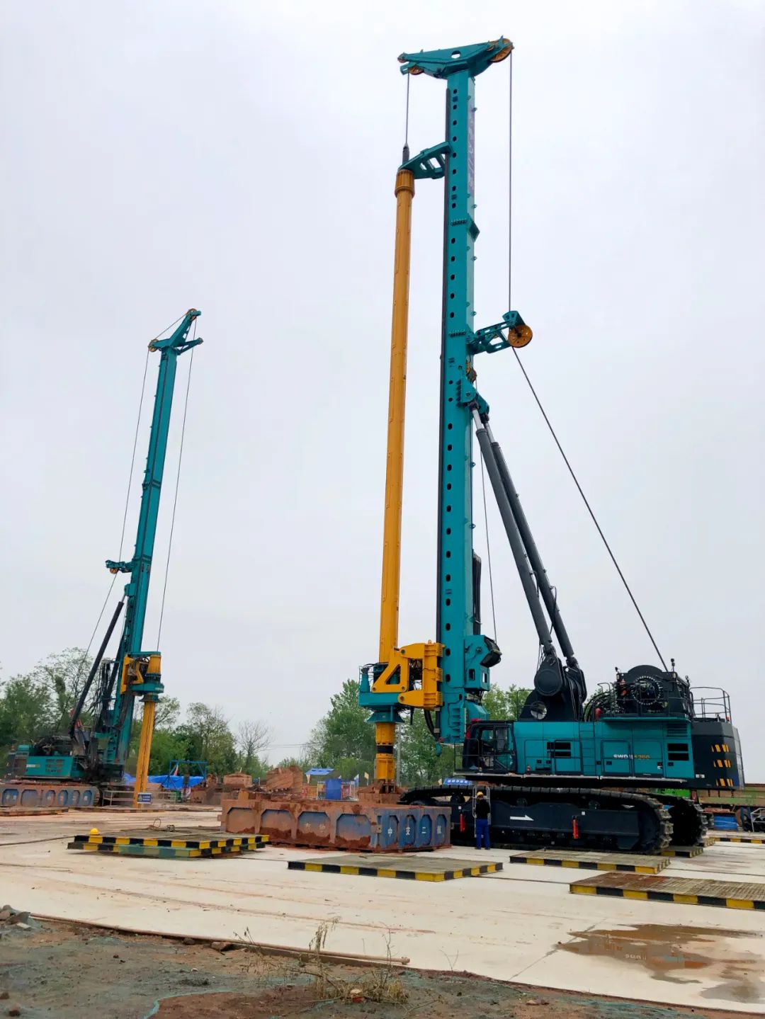 “创造施工奇迹！”他们和ca888亚洲城智能“超级桩备”一起助建燕矶长江大桥