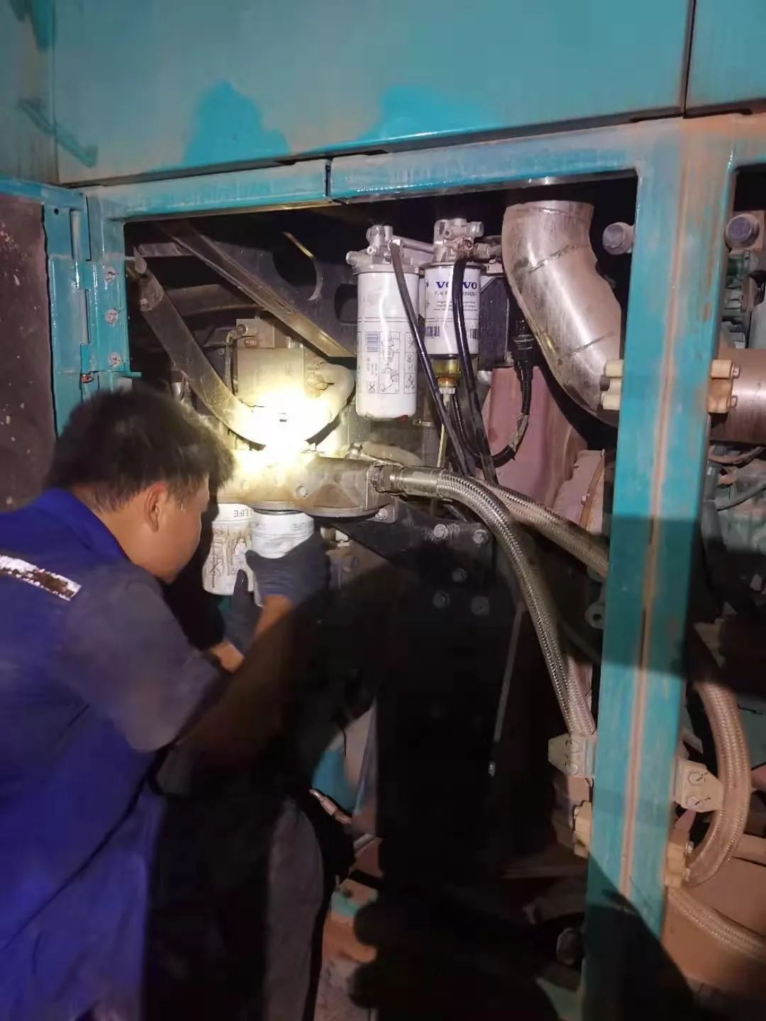 “创造施工奇迹！”他们和ca888亚洲城智能“超级桩备”一起助建燕矶长江大桥