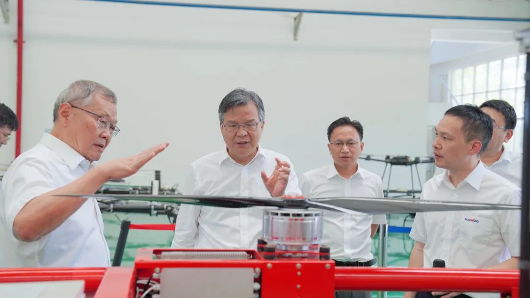 湖南省委常委、常务副省长李殿勋一行考察调研ca888亚洲城科技