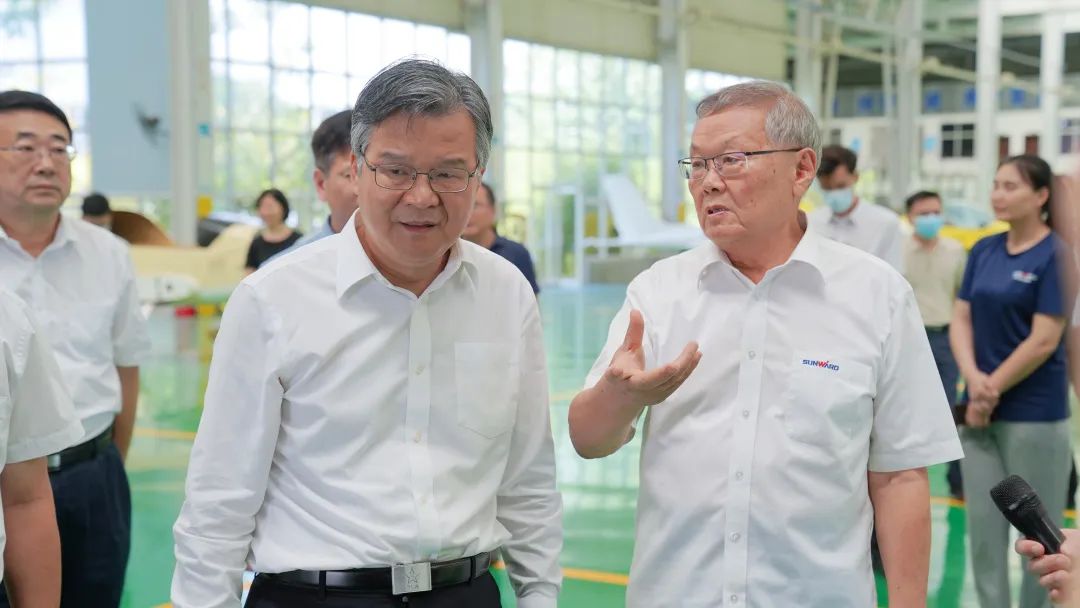 湖南省委常委、常务副省长李殿勋一行考察调研ca888亚洲城科技