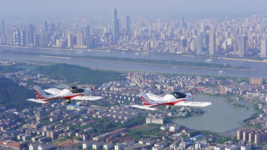 湖南省委常委、常务副省长李殿勋一行考察调研ca888亚洲城科技