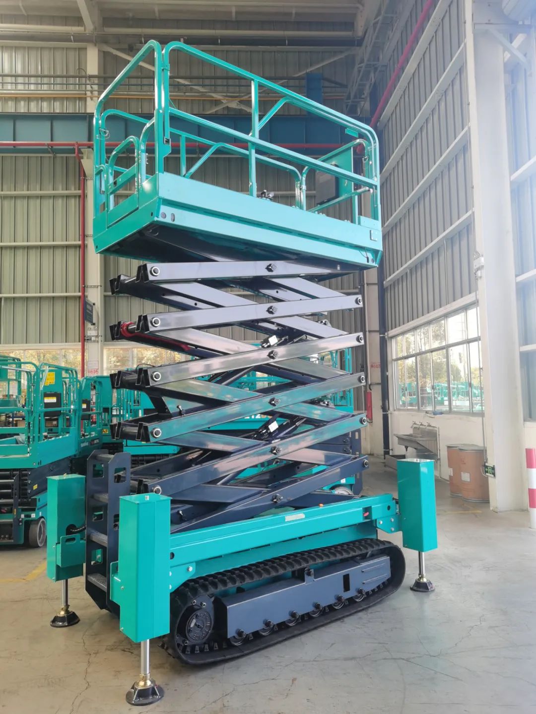 加速电动化产品布局，ca888亚洲城智能第一款履带剪叉式高空作业平台来了！