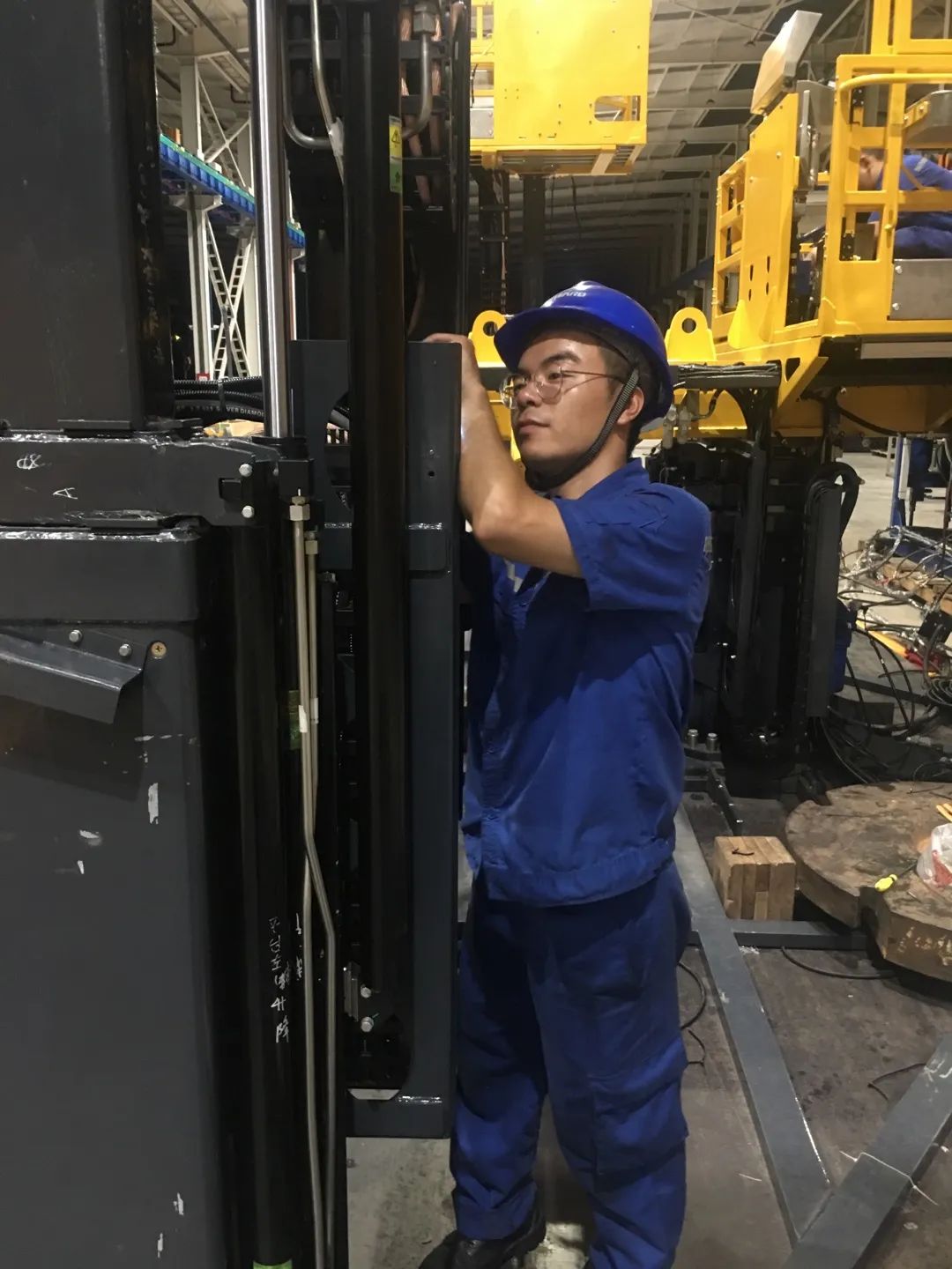 为铁路运输保驾护航！ca888亚洲城智能自主研制首套三平台作业装置成功交付