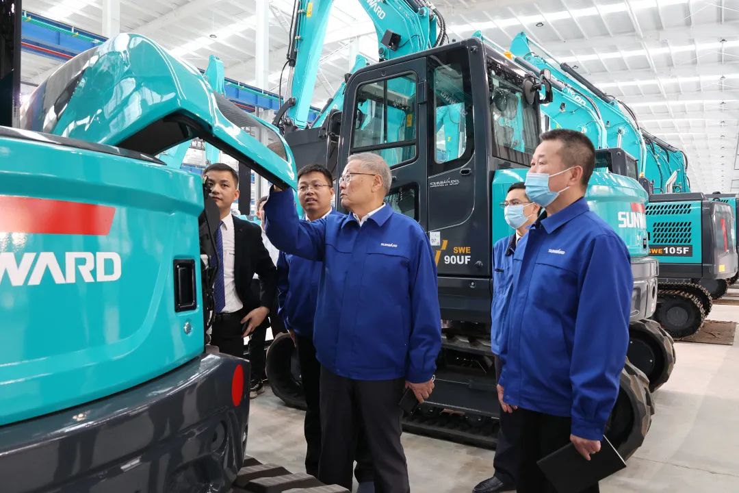 助力“双碳”目标！ca888亚洲城智能集中发布F系列国四挖掘机