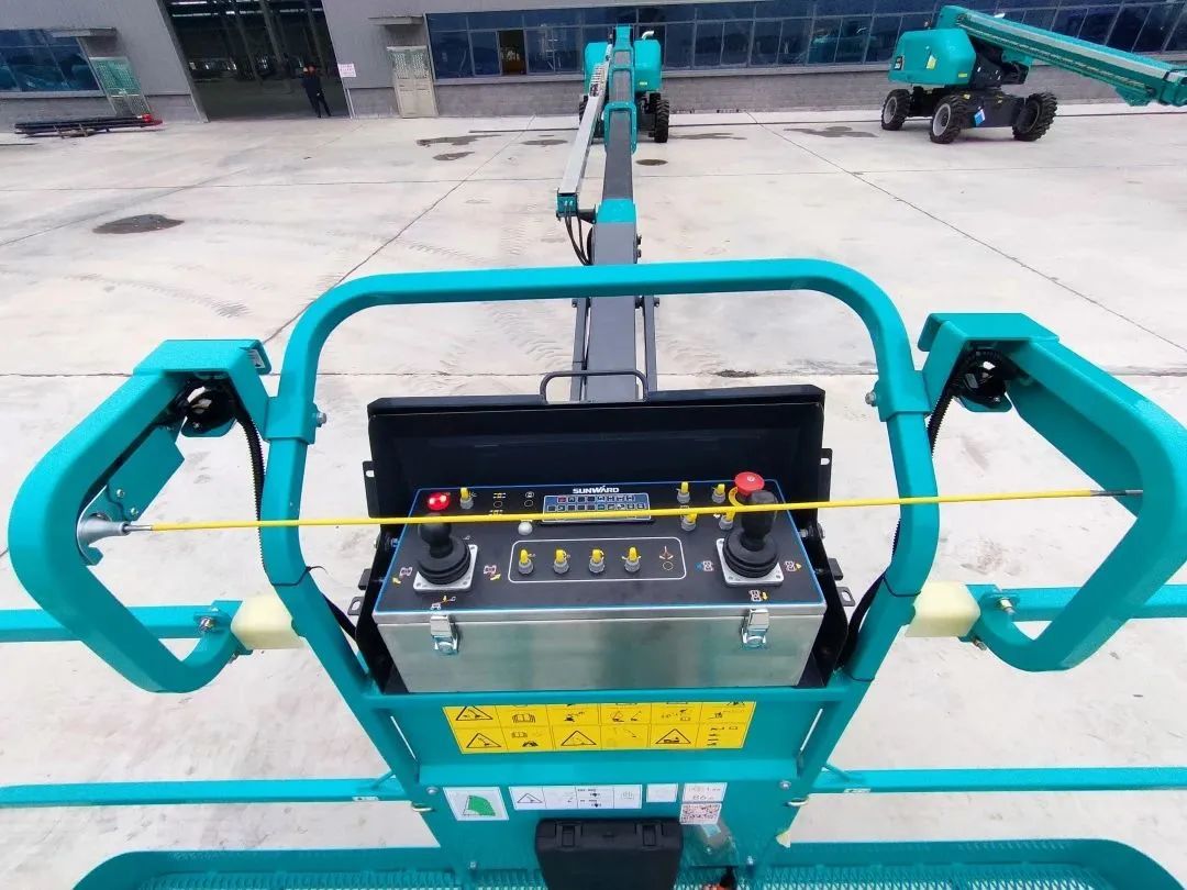 无需扩桥！ca888亚洲城智能国四款32米直臂式高空作业平台成功下线