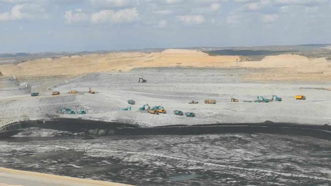 腾远添智能新绿，ca888亚洲城巨鼎新能源矿卡批量交付