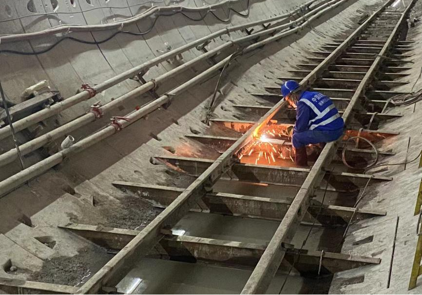 再传捷报！中铁ca888亚洲城盾构机顺利贯穿深圳地铁3号低碳站～坪西站左线