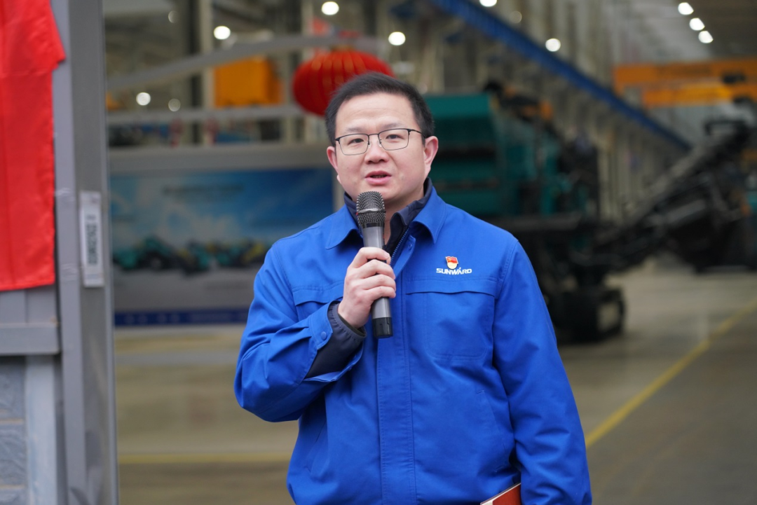 “持证上岗，成为破碎筛分设备的好管家！”