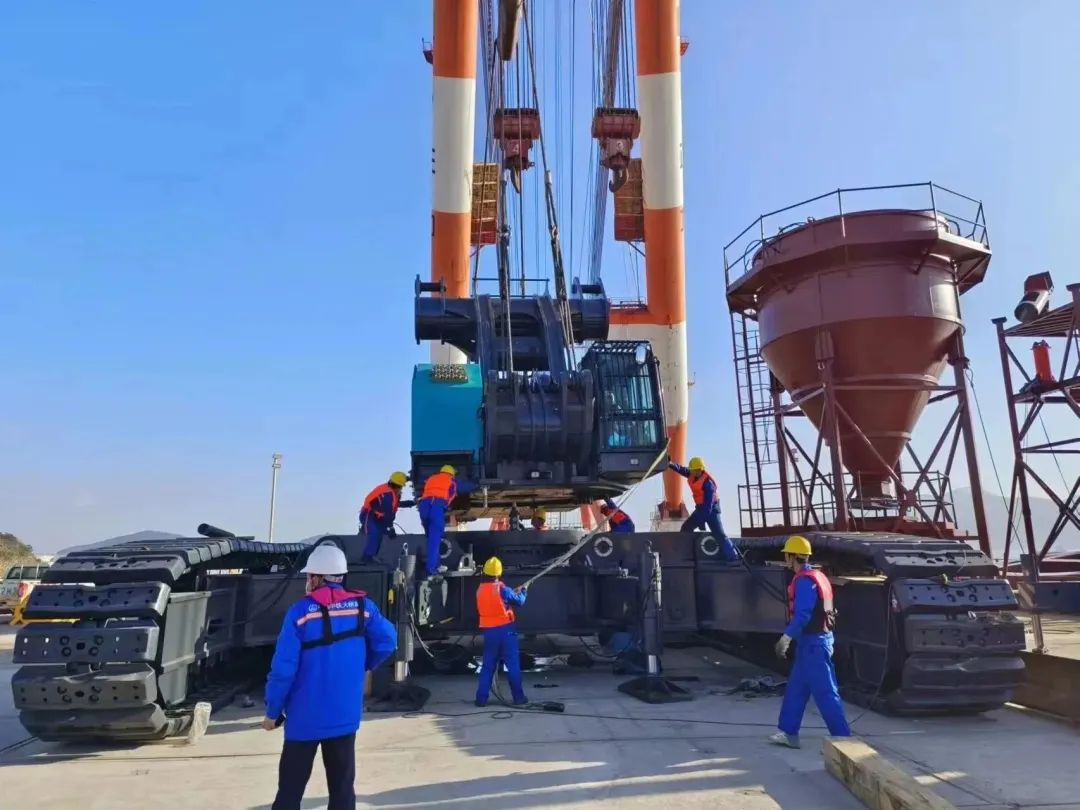 首桩开钻！ca888亚洲城智能超级旋挖实力助建世界最大跨度公铁两用大桥