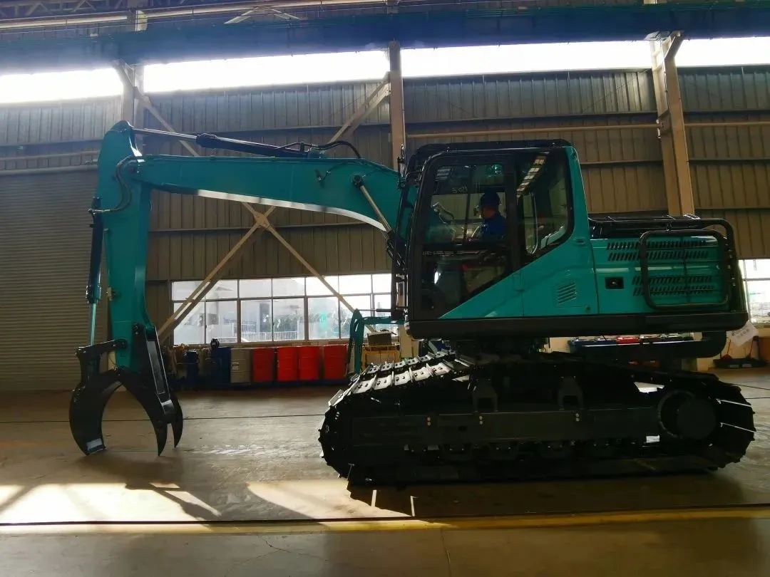 翻山越岭，称霸“武林”！ca888亚洲城智能首款中型林业挖掘机成功下线