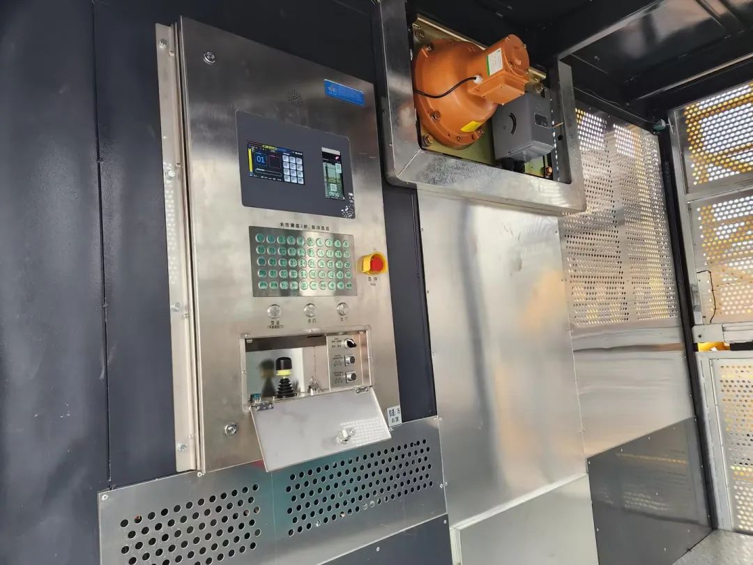 科技显能、再添新品！ca888亚洲城江麓智能施工升降机成功下线