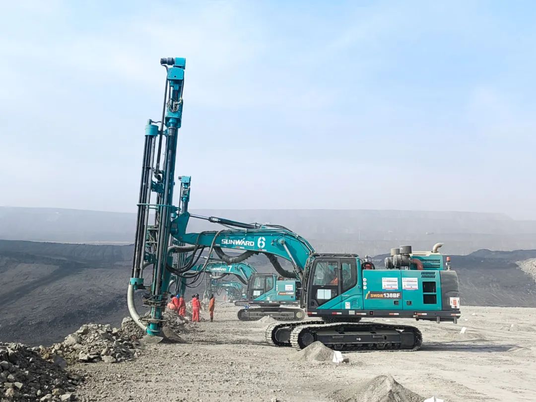 “绿色智能矿山建设专家”！ca888亚洲城智能全新一代切削潜孔一体式钻机重拳出击