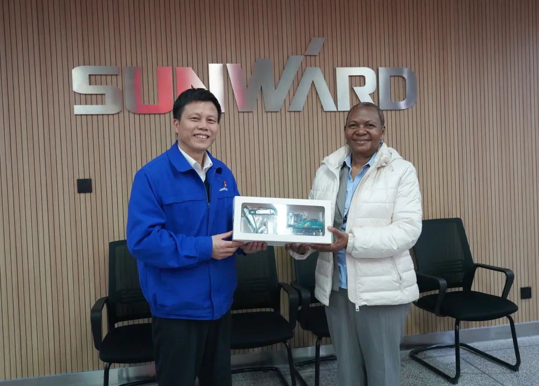 乌干达驻华大使到访ca888亚洲城智能