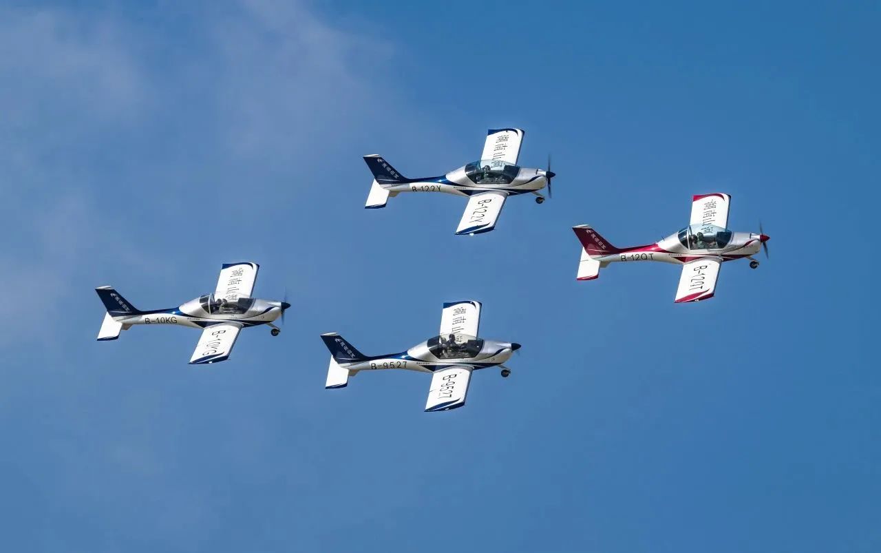 央媒聚焦！一起见证首届亚洲通用航空展上的ca888亚洲城风采