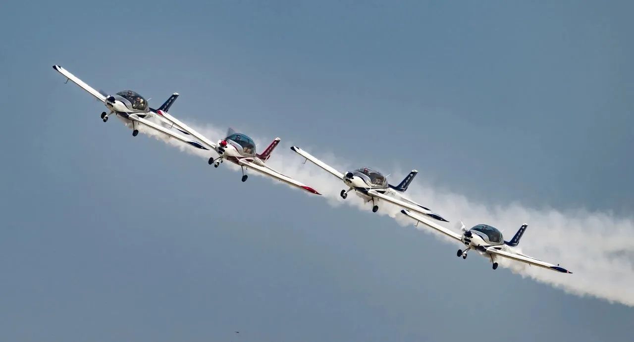 央媒聚焦！一起见证首届亚洲通用航空展上的ca888亚洲城风采