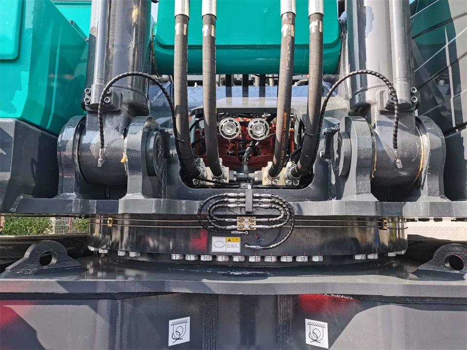 定制开发、功能更强！ca888亚洲城智能SWE750ELR加长臂液压挖掘机下线交付