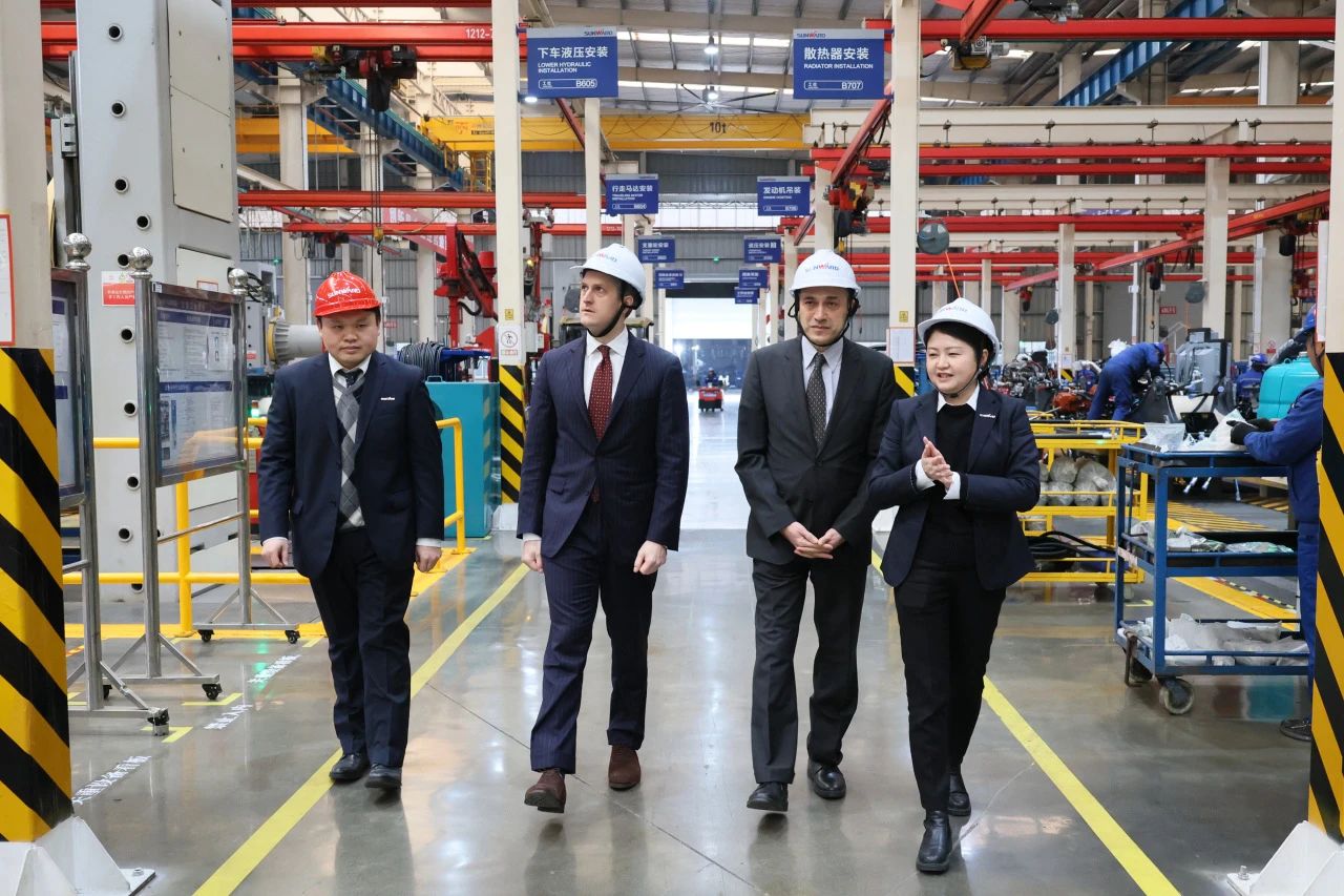 加拿大驻广州总领事贝加德到访ca888亚洲城智能