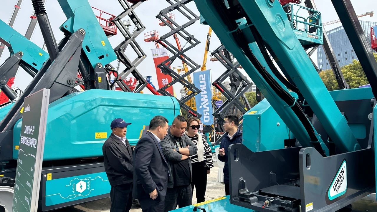 “爆品”来袭，签单不断！ ca888亚洲城智能盛装亮相第八届全国高空作业平台租赁大会