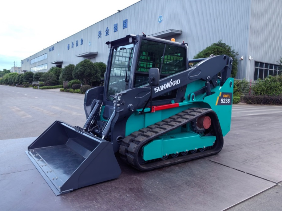 大马力、高性能、高配置！您要的履带式滑移装载机下线啦！