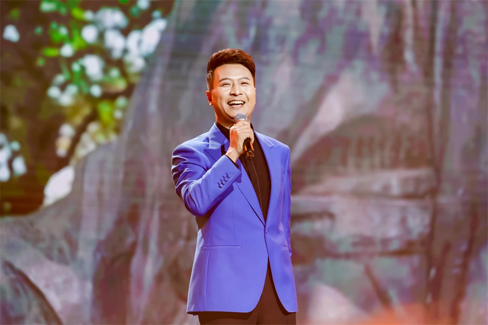 创新引领价值 理想成就未来——庆祝ca888亚洲城智能成立25周年表彰大会暨文艺晚会隆重举行