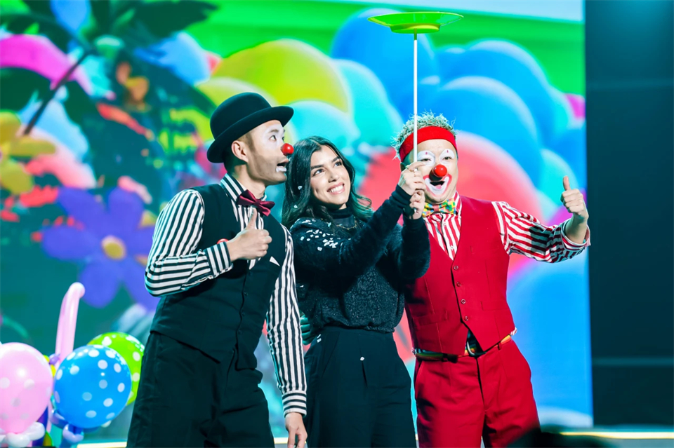 创新引领价值 理想成就未来——庆祝ca888亚洲城智能成立25周年表彰大会暨文艺晚会隆重举行