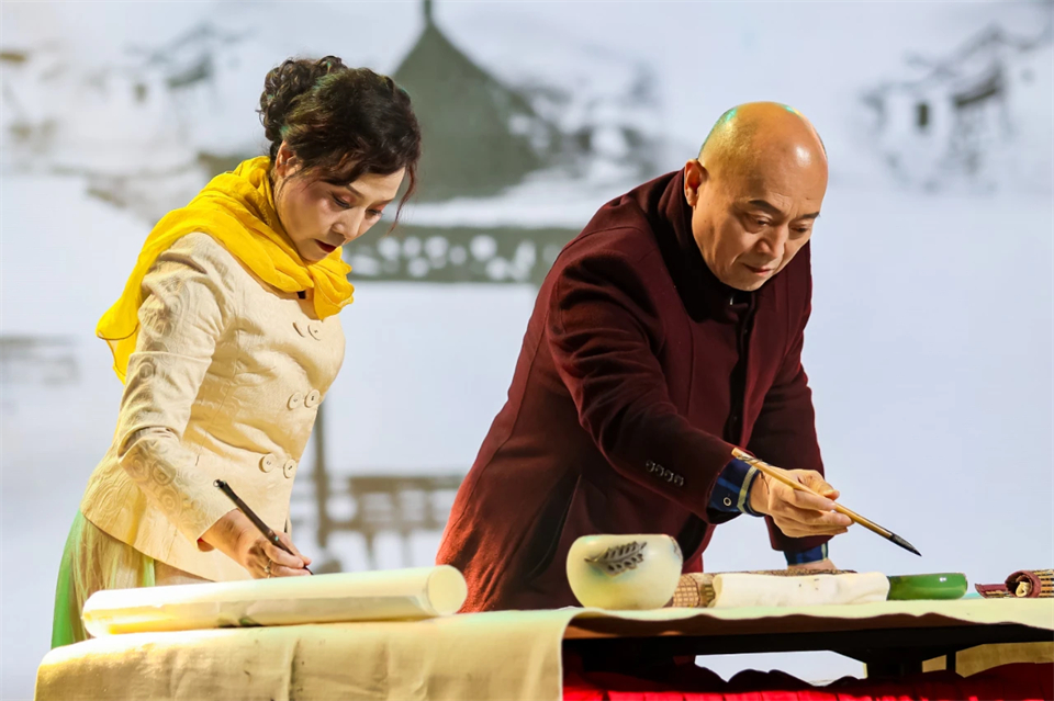 创新引领价值 理想成就未来——庆祝ca888亚洲城智能成立25周年表彰大会暨文艺晚会隆重举行