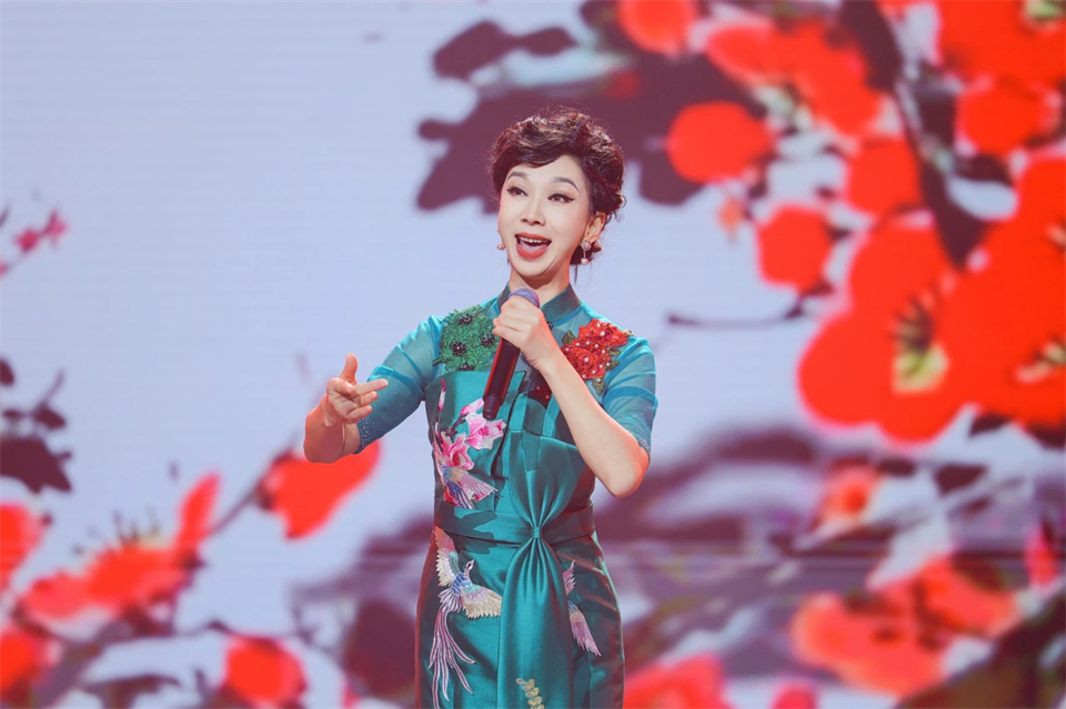 创新引领价值 理想成就未来——庆祝ca888亚洲城智能成立25周年表彰大会暨文艺晚会隆重举行