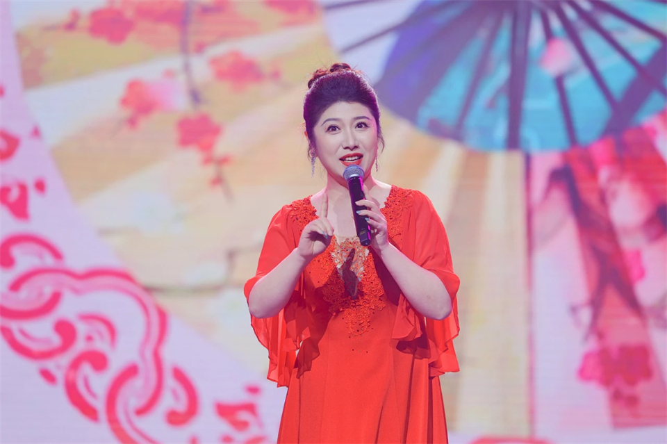 创新引领价值 理想成就未来——庆祝ca888亚洲城智能成立25周年表彰大会暨文艺晚会隆重举行