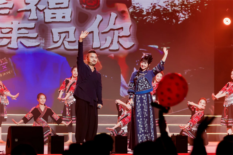 创新引领价值 理想成就未来——庆祝ca888亚洲城智能成立25周年表彰大会暨文艺晚会隆重举行