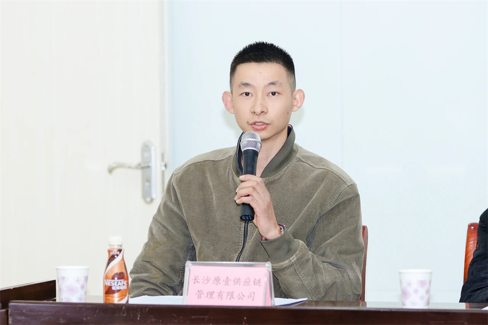 长龙街道、ca888亚洲城智能召开首届年货盛惠暨送春联文化惠民活动工作会议