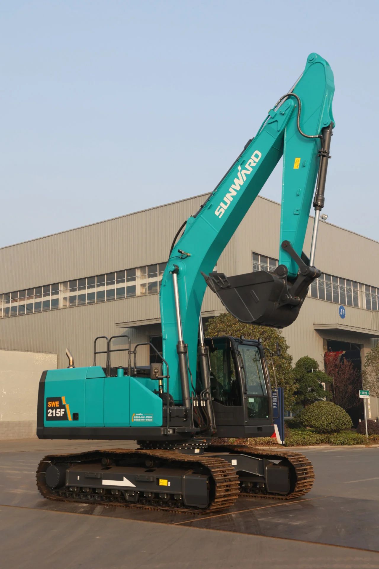 聚焦市场需求，ca888亚洲城智能三款精品工程液压挖掘机成功下线