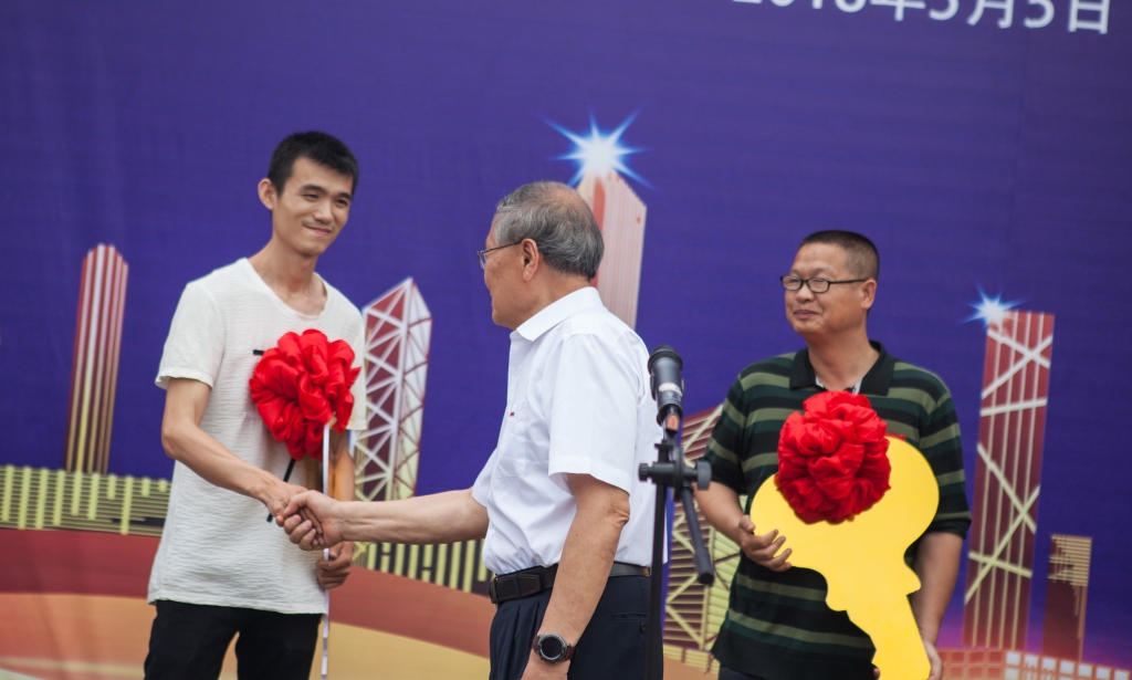 民族挖掘机品牌先导者，ca888亚洲城智能“城镇建设利器”SWE80E9荣耀上市