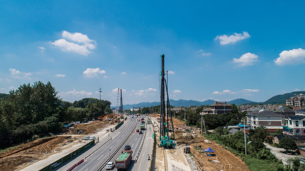 ca888亚洲城智能挖掘机，一台顶几台！