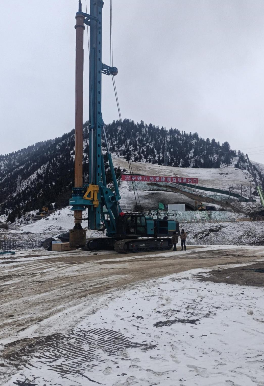 决战“世界之巅”！ca888亚洲城智能旋挖钻机实力助建川藏铁路
