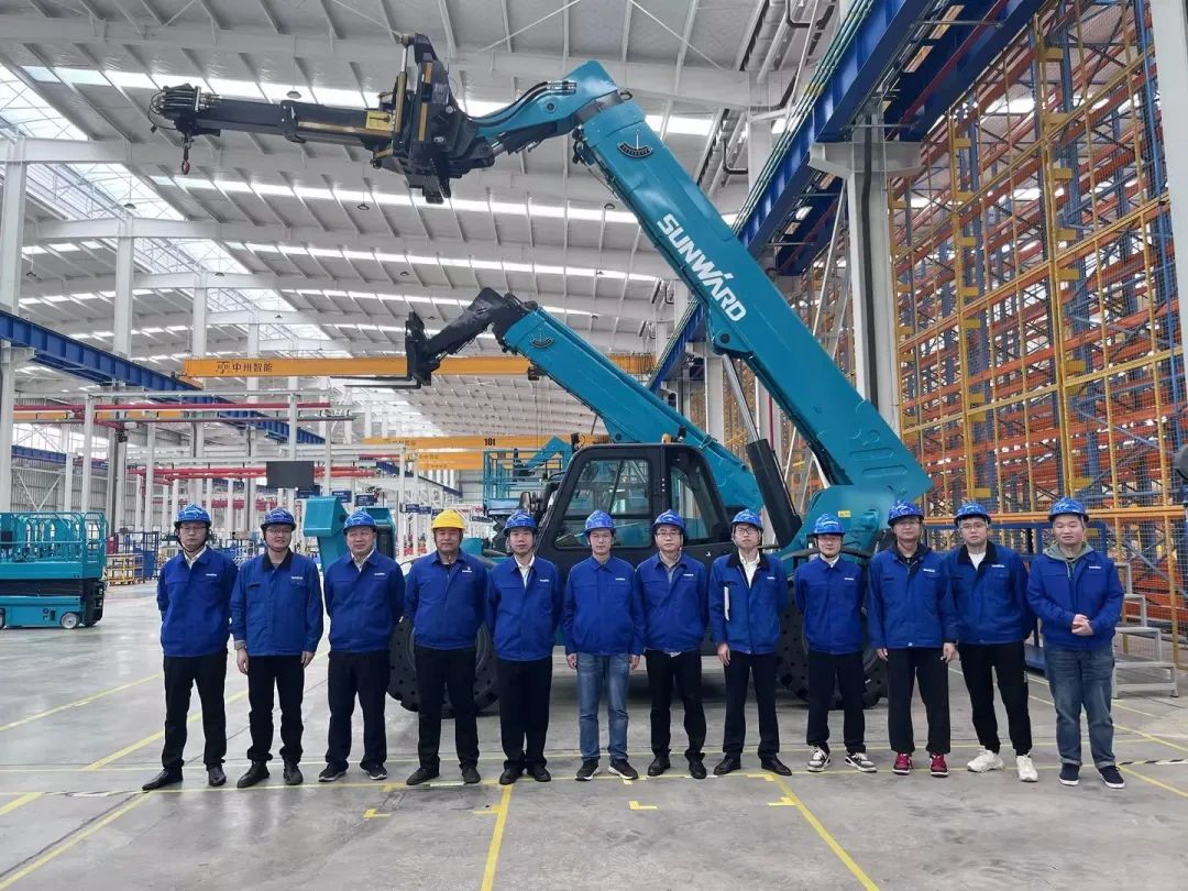 独家定制！ca888亚洲城智能油缸更换机器人顺利下线