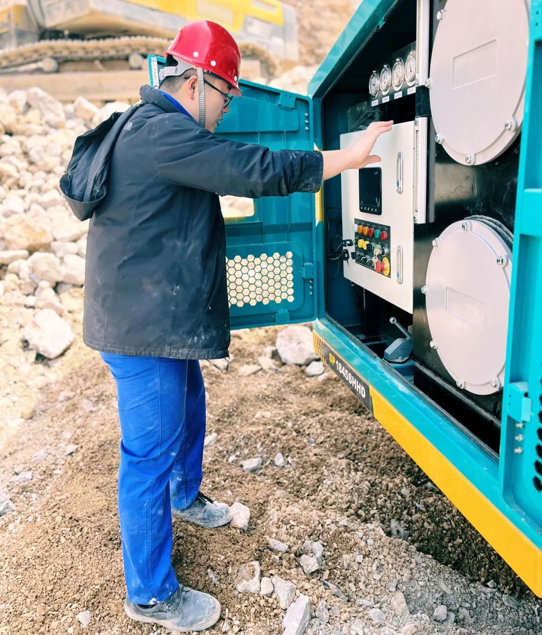 劳动光荣，创造伟大！记录那些平凡且伟大的劳动瞬间