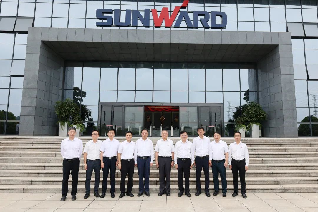 中国联通集团副总经理梁宝俊到访ca888亚洲城智能