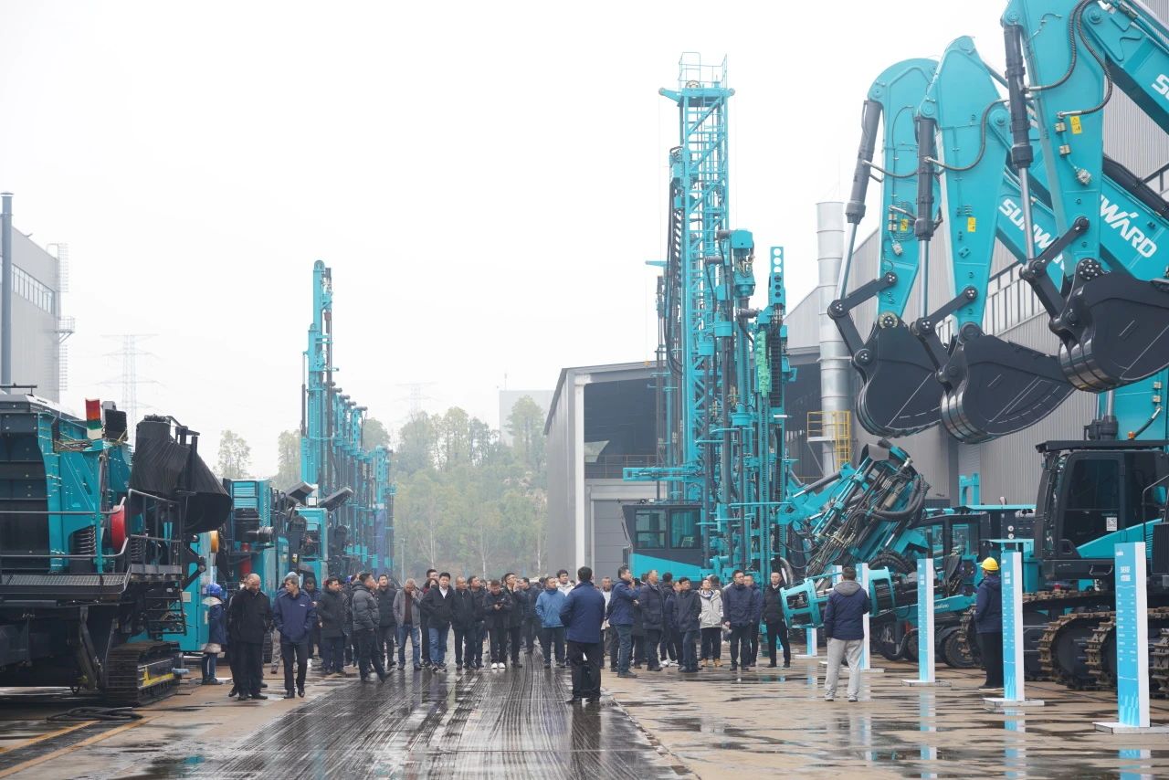 启新程，向未来！ca888亚洲城矿岩揭牌庆典暨新春发货仪式圆满举行