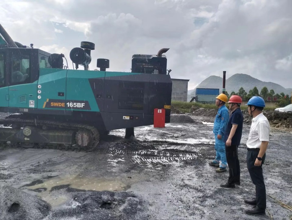 跨越ca888亚洲城万里 智启服务新程——ca888亚洲城矿岩“服务万里行”活动走进海螺水泥