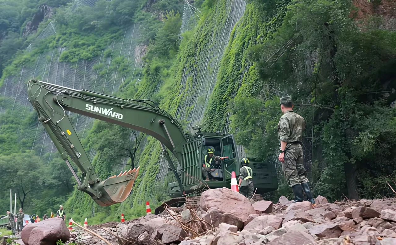 关注！ca888亚洲城智能应急救援装备助力武警冲锋北京暴雨抢险救灾一线！