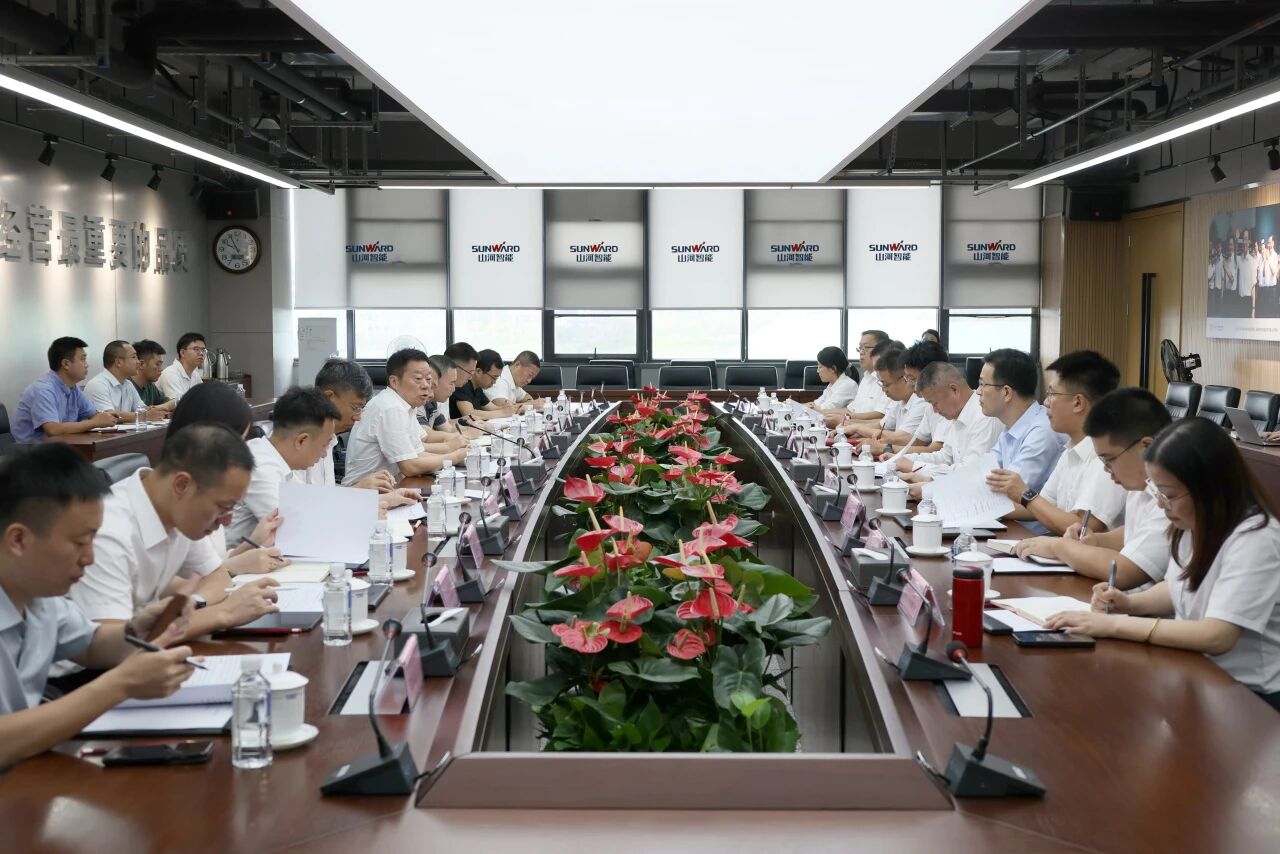 湖南省政协副主席、省工程机械产业链链长何寄华调研ca888亚洲城智能