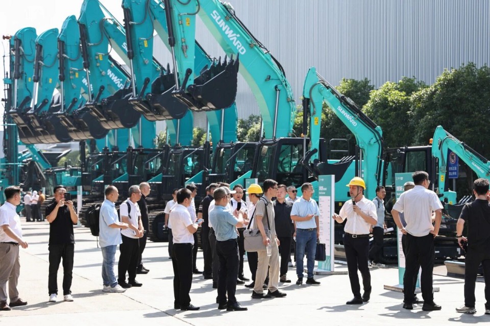 斜井开挖钻护一体化装备成功下线，实现地下工程装备重大突破