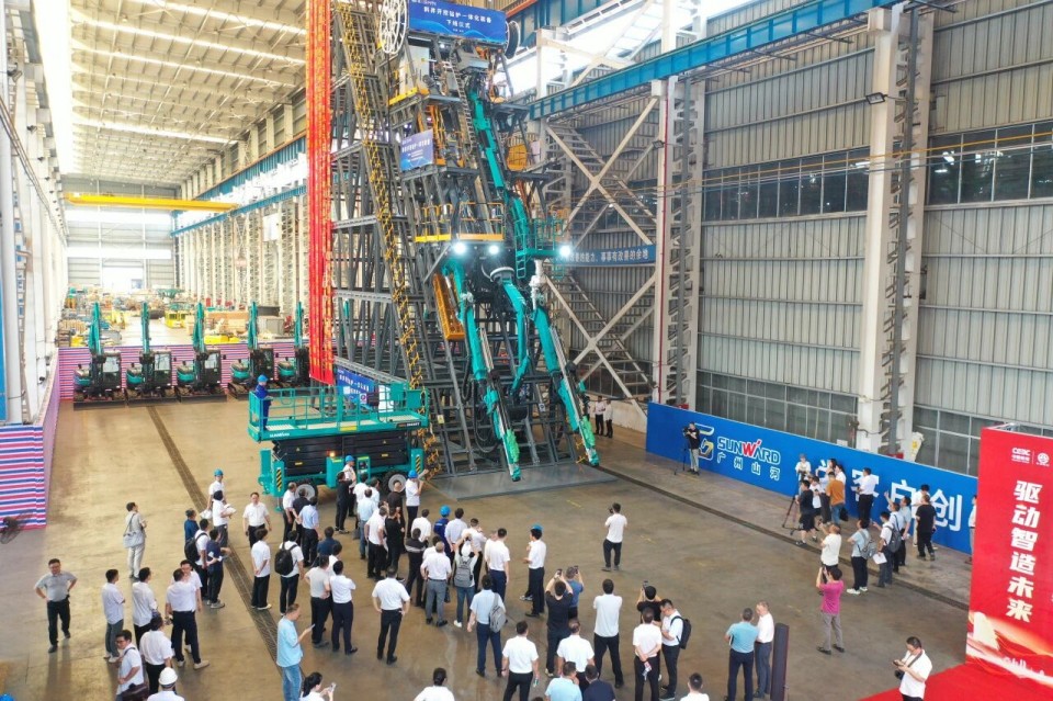 斜井开挖钻护一体化装备成功下线，实现地下工程装备重大突破