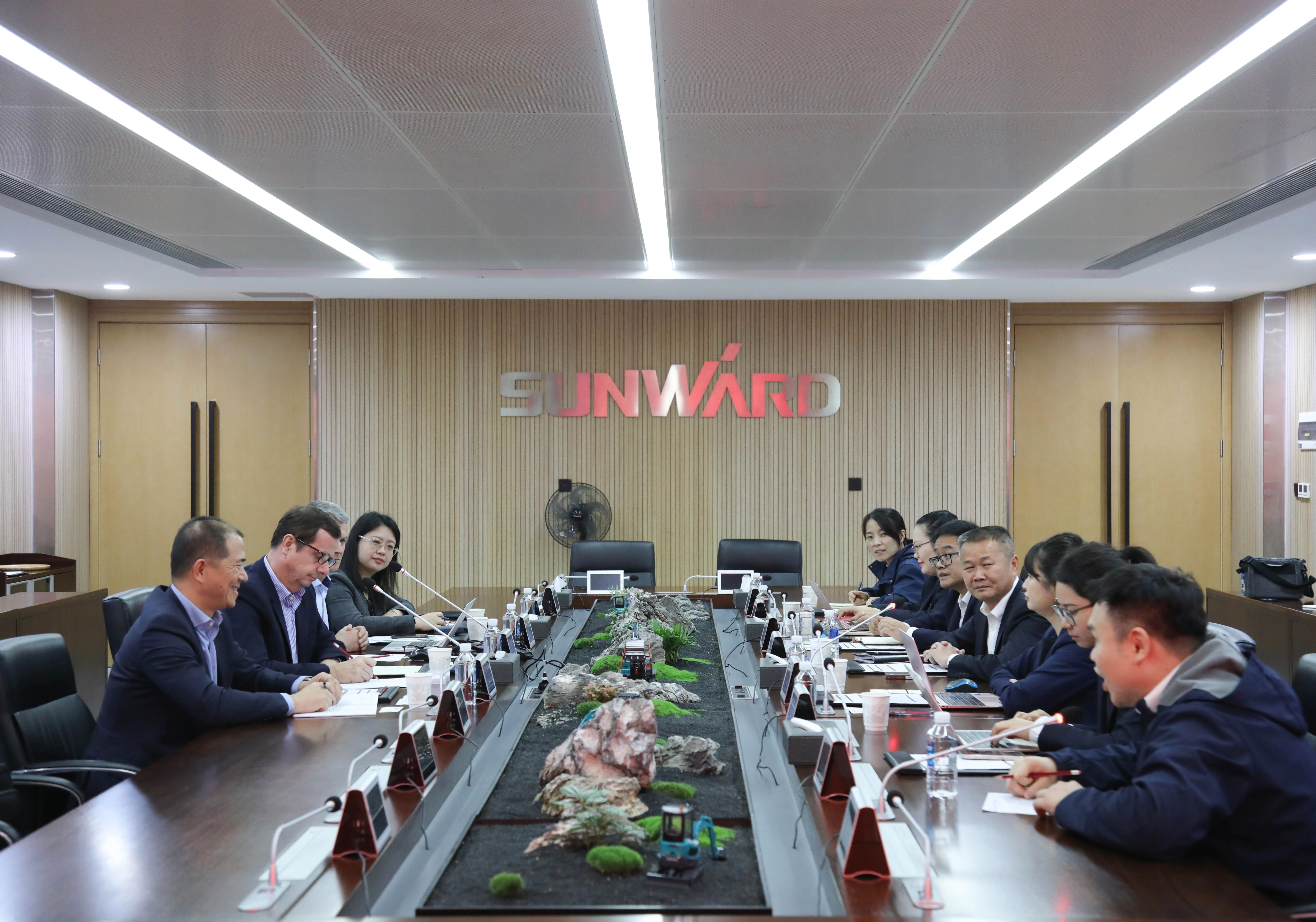 法巴租赁集团到访ca888亚洲城智能，共拓合作新篇章